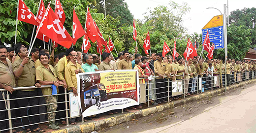 Auto drivers protest